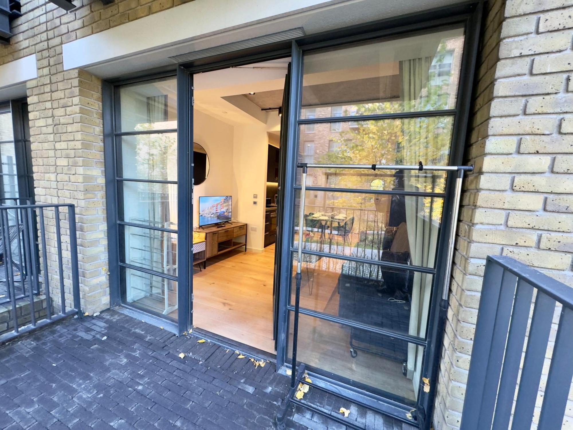 Amazing Cosy Apartment, Next To O2 Arena And Close To London Excel, Secure Parking Exterior photo