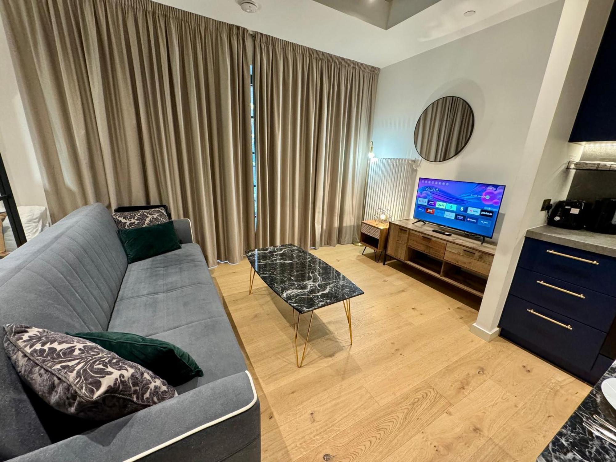 Amazing Cosy Apartment, Next To O2 Arena And Close To London Excel, Secure Parking Exterior photo